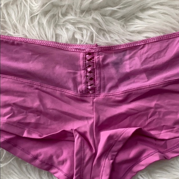 Frederick's of Hollywood Boyshort Size XXL Cherry Blos - Picture 2 of 3